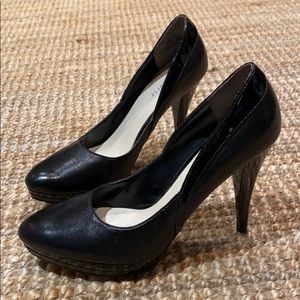 Nine West black leather heels with patent detail